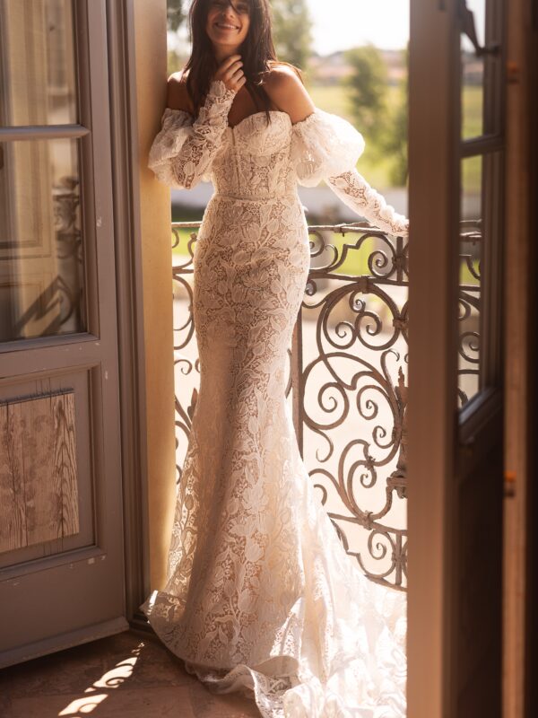Elegant Floral Lace Mermaid Gown with Sweetheart Neckline and Chapel Train